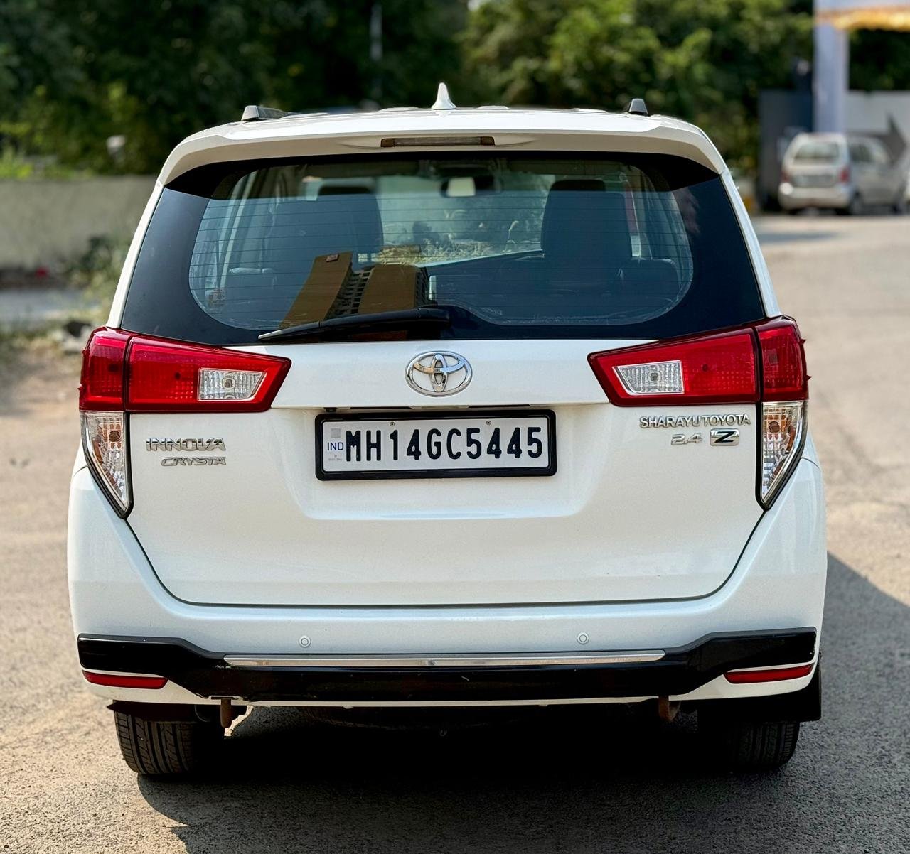 Innova Crysta 2.4 Z